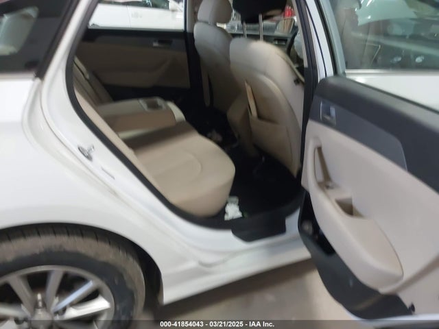 5NPE24AF6JH601623 Hyundai SONATA SE