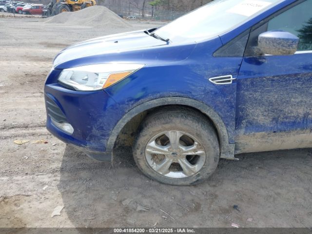 1FMCU9GX6FUB27096 Ford ESCAPE SE