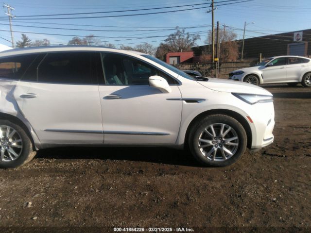 5GAERBKWXRJ136850 Buick Enclave Essence Fwd