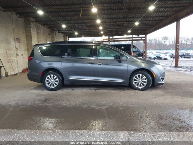 2C4RC1BG9JR118974 Chrysler Pacifica Touring L