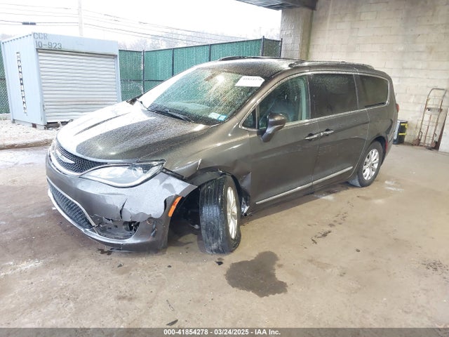 2C4RC1BG9JR118974 Chrysler Pacifica Touring L