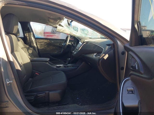 1G1ZE5ST8HF130655 Chevrolet MALIBU 1LT