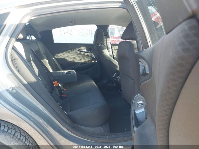 1G1ZE5ST8HF130655 Chevrolet MALIBU 1LT