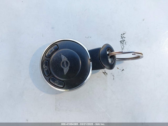 2011 MINI COOPER WMWSU3C54BT252130 Photo 10