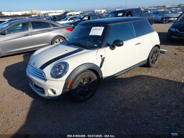 2011 MINI COOPER WMWSU3C54BT252130 Photo 1