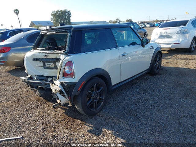 2011 MINI COOPER WMWSU3C54BT252130 Photo 3