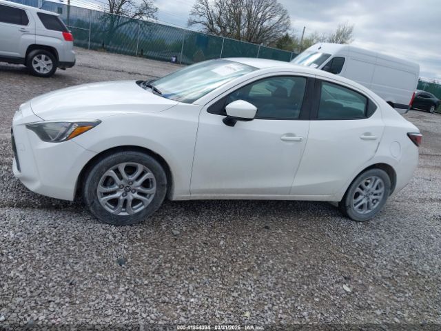 3MYDLBYV2HY147038 Toyota YARIS IA