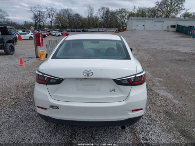 3MYDLBYV2HY147038 Toyota YARIS IA