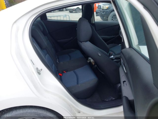 3MYDLBYV2HY147038 Toyota YARIS IA