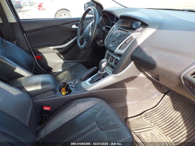 1FADP3F24EL371357 Ford FOCUS SE