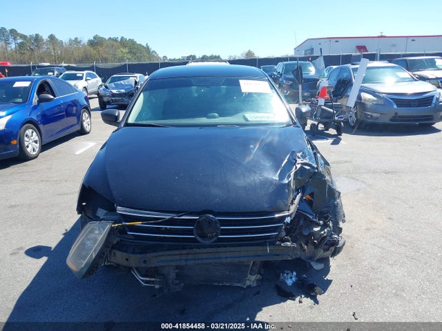 3VW267AJ2GM273369 Volkswagen Jetta 1.4t S