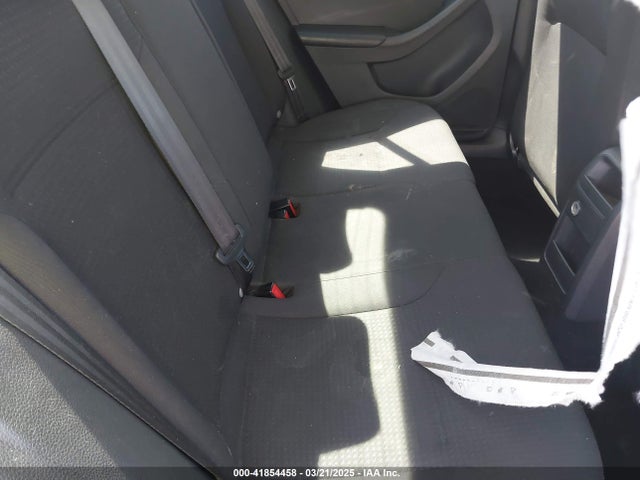 3VW267AJ2GM273369 Volkswagen Jetta 1.4t S