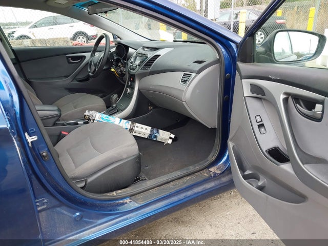 5NPDH4AE4FH594566 Hyundai ELANTRA SE