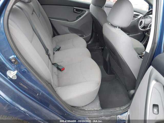 5NPDH4AE4FH594566 Hyundai ELANTRA SE