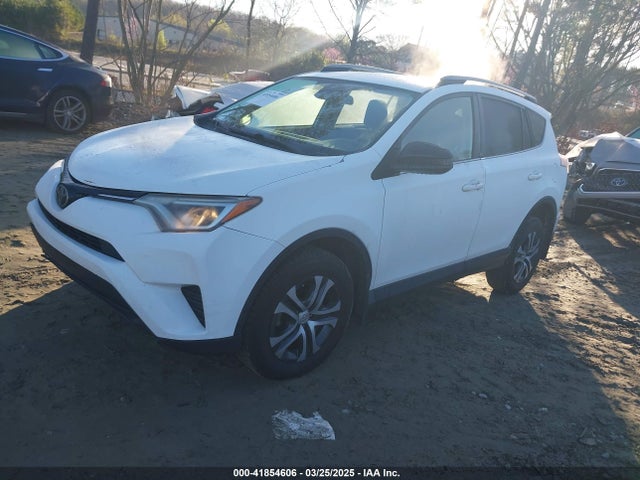 JTMZFREV5HJ701508 Toyota RAV4 LE