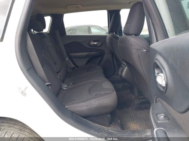 1C4PJMCB3HW530794 Jeep Cherokee Latitude 4x4