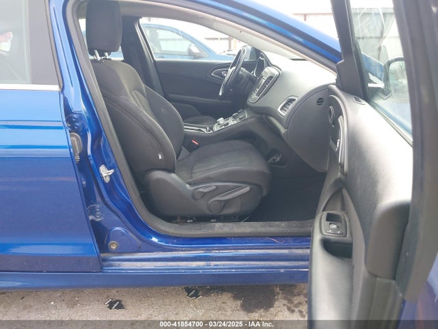 Chrysler 200 Limited 2015 1C3CCCAB1FN507804 Image 5