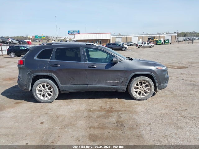 1C4PJMCS5GW219737 Jeep Cherokee Latitude