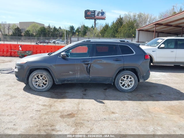 1C4PJMCS5GW219737 Jeep Cherokee Latitude