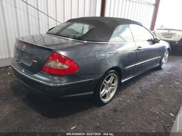 2008 MERCEDES-BENZ CLK 550 WDBTK72F38T090688 Photo 3