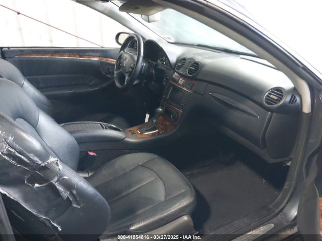 2008 MERCEDES-BENZ CLK 550 WDBTK72F38T090688 Photo 4