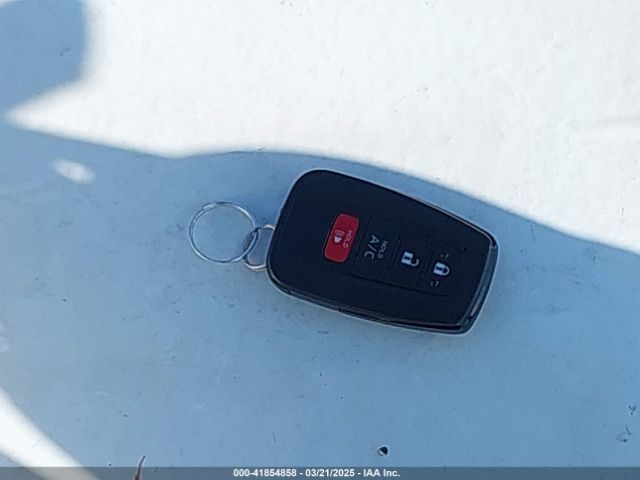 JTDKAMFP3N3229070 Toyota Prius Prime Xle