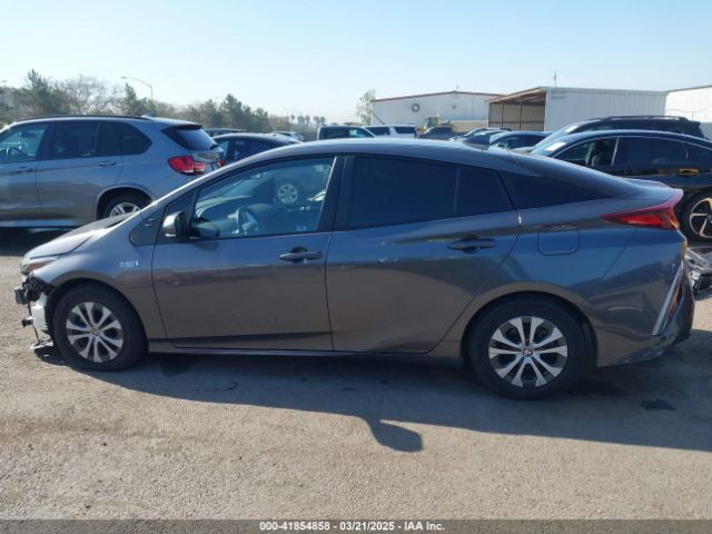 JTDKAMFP3N3229070 Toyota Prius Prime Xle