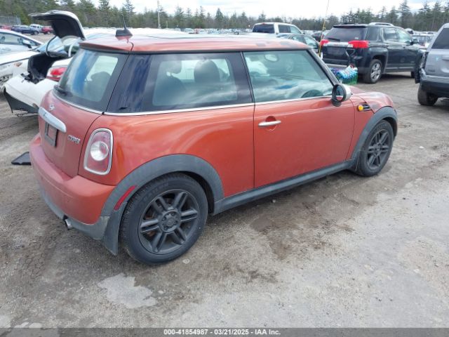 2011 MINI COOPER WMWSU3C54BTX96143 Photo 3