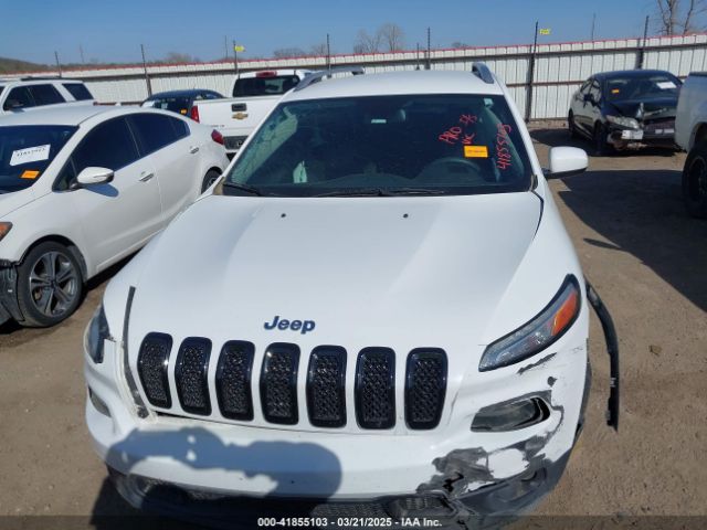 1C4PJLCB3JD566741 Jeep Cherokee Latitude Fwd