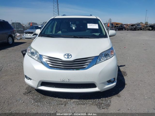 5TDYZ3DC2HS894588 Toyota Sienna Xle Premium 8 Passenger