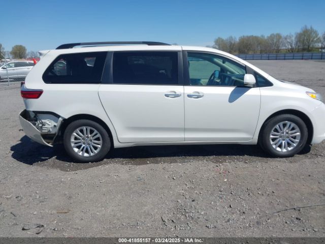 5TDYZ3DC2HS894588 Toyota Sienna Xle Premium 8 Passenger