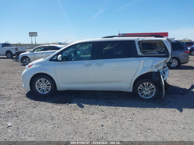 5TDYZ3DC2HS894588 Toyota Sienna Xle Premium 8 Passenger