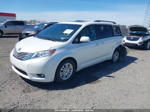 5TDYZ3DC2HS894588 Toyota Sienna Xle Premium 8 Passenger