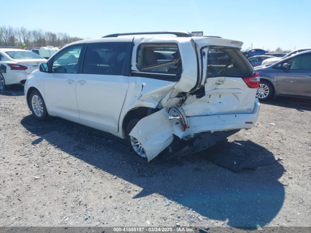 5TDYZ3DC2HS894588 Toyota Sienna Xle Premium 8 Passenger