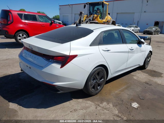 5NPLM4AG9NH071079 Hyundai ELANTRA SEL