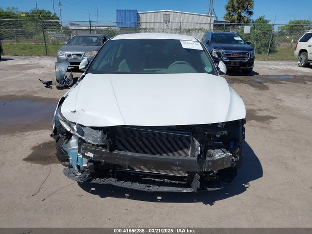 5NPLM4AG9NH071079 Hyundai ELANTRA SEL