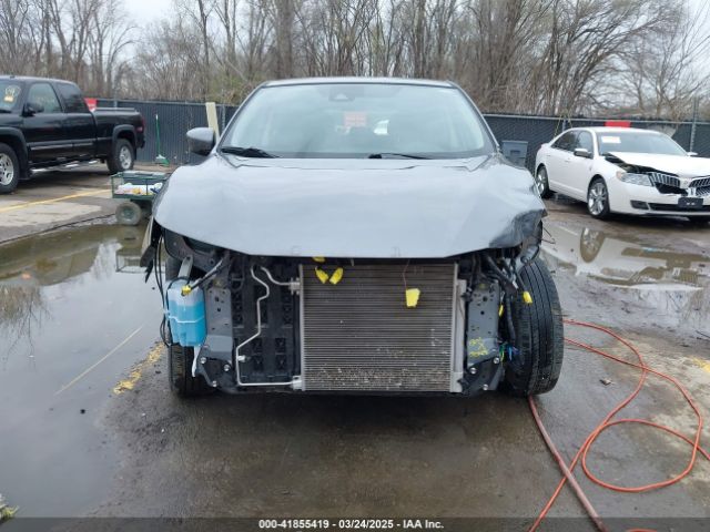 JN1BJ1AV0MW568938 Nissan Rogue Sport S Fwd Xtronic Cvt