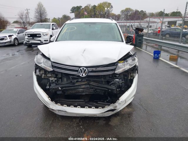 WVGBV7AX5FW584833 Volkswagen TIGUAN SE