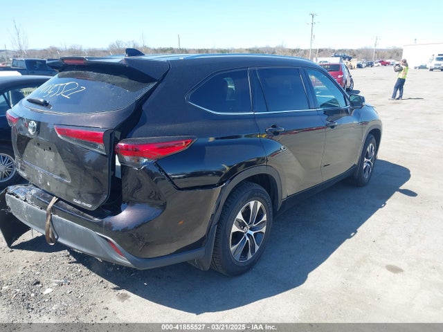 5TDGZRBHXMS128275 Toyota Highlander Xle