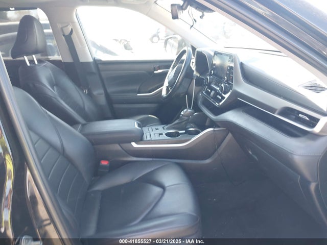 5TDGZRBHXMS128275 Toyota Highlander Xle