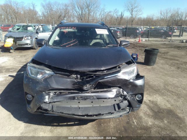 JTMRFREV9JJ742276 Toyota Rav4 Xle