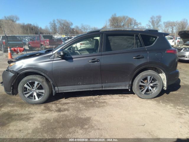 JTMRFREV9JJ742276 Toyota Rav4 Xle