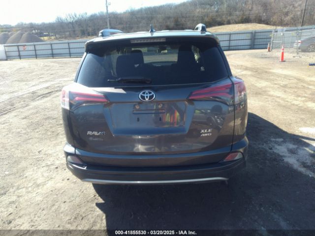 JTMRFREV9JJ742276 Toyota Rav4 Xle