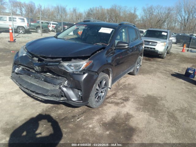 JTMRFREV9JJ742276 Toyota Rav4 Xle
