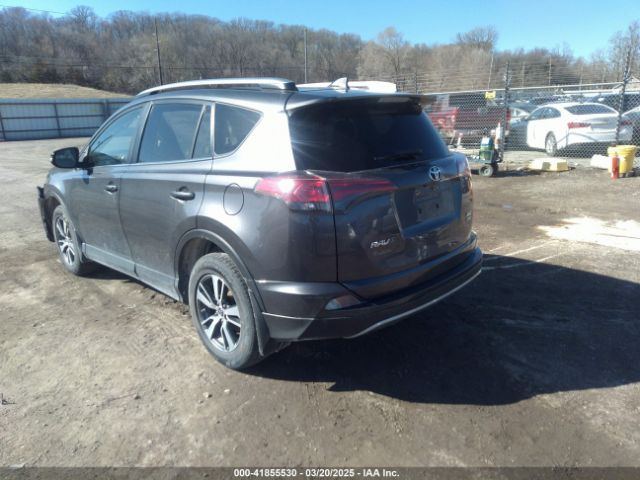 JTMRFREV9JJ742276 Toyota Rav4 Xle