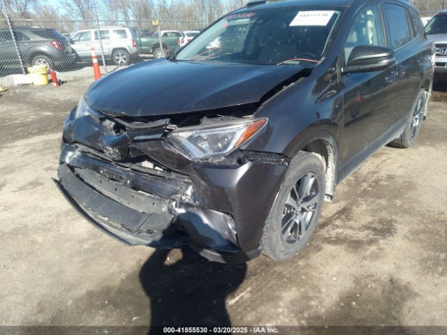 JTMRFREV9JJ742276 Toyota Rav4 Xle