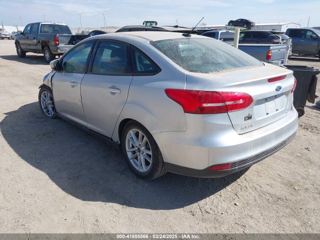 Ford FOCUS SE 2016 1FADP3F2XGL306175 Image 3