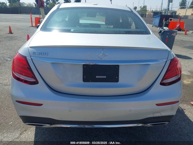Mercedes-Benz E 300 2019 WDDZF4JB9KA582874 Image 15