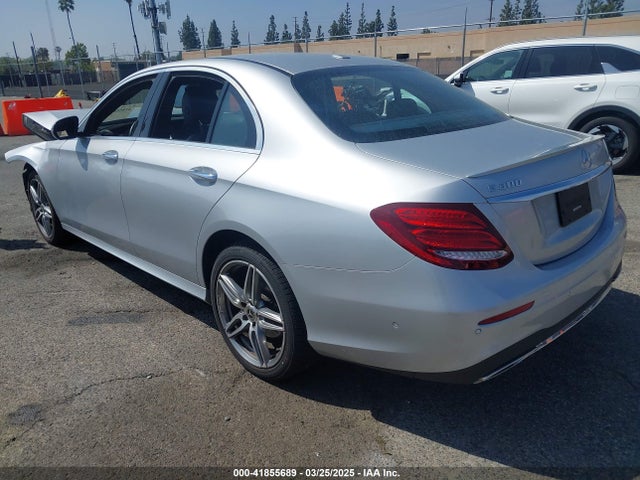 Mercedes-Benz E 300 2019 WDDZF4JB9KA582874 Image 3