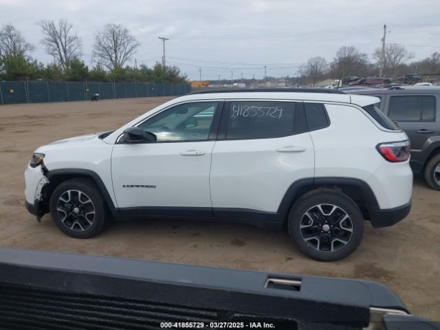 3C4NJCBB9NT137922 Jeep Compass Latitude Fwd